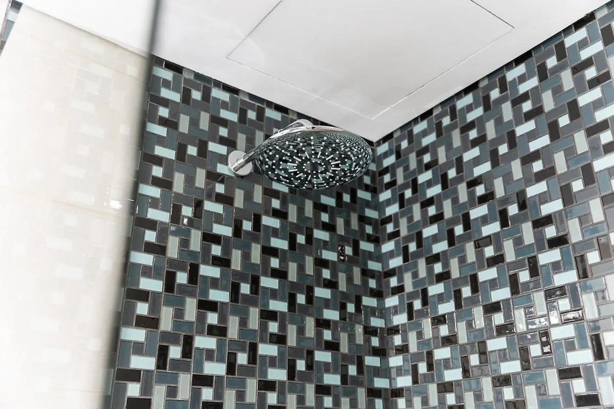 Upscale 2-Bedroom Flat In Dubai Marina