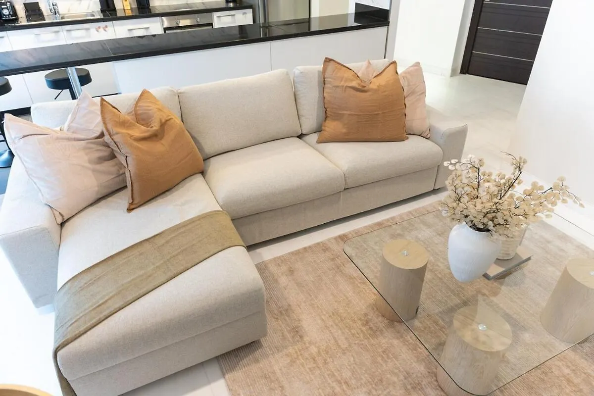Upscale 2-Bedroom Flat In Dubai Marina 0*,