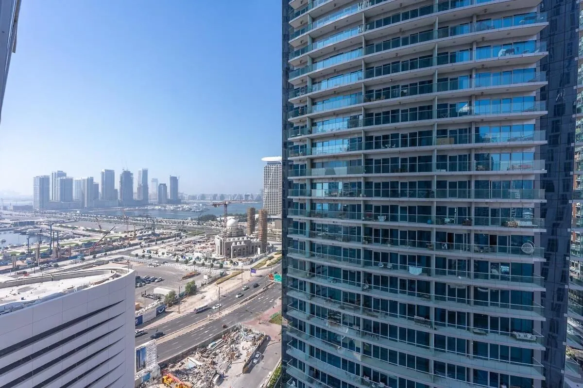 Upscale 2-Bedroom Flat In Dubai Marina United Arab Emirates