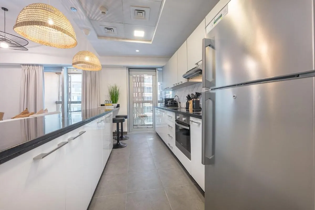 Upscale 2-Bedroom Flat In Dubai Marina 0*,