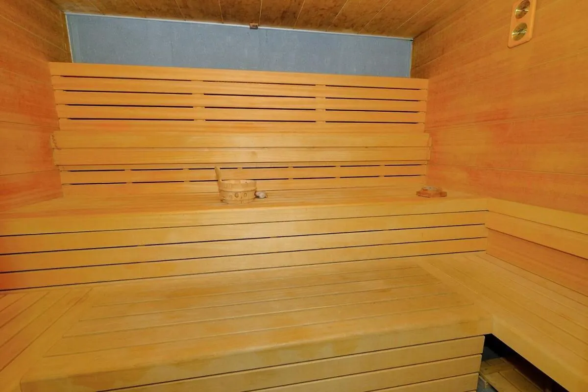 Upscale 2-Bedroom Flat In Dubai Marina Apartment