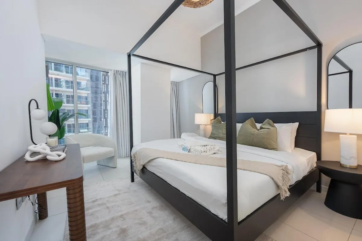 Upscale 2-Bedroom Flat In Dubai Marina