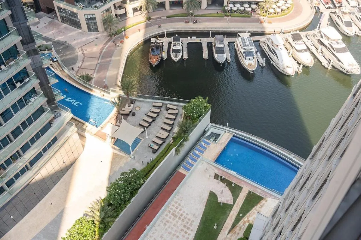 Upscale 2-Bedroom Flat In Dubai Marina Apartment