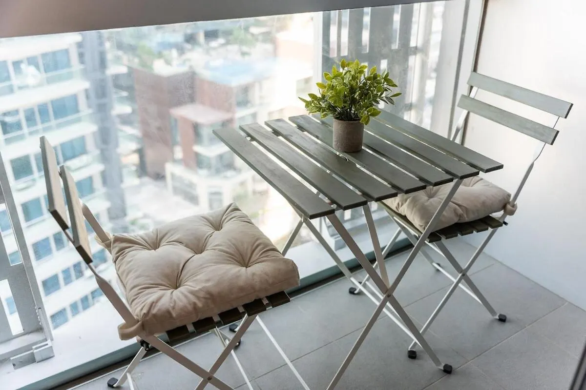 Upscale 2-Bedroom Flat In Dubai Marina